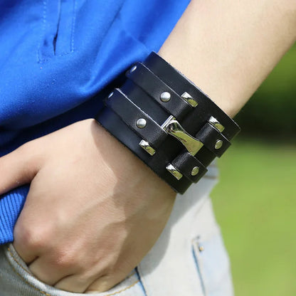Funki Findz | Bracelets | Unisex Leather Buckle Clip Wristbands