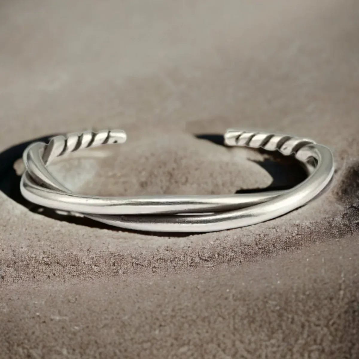 Funki Findz | Bracelets | Men's Women's Retro Twist Bracelet