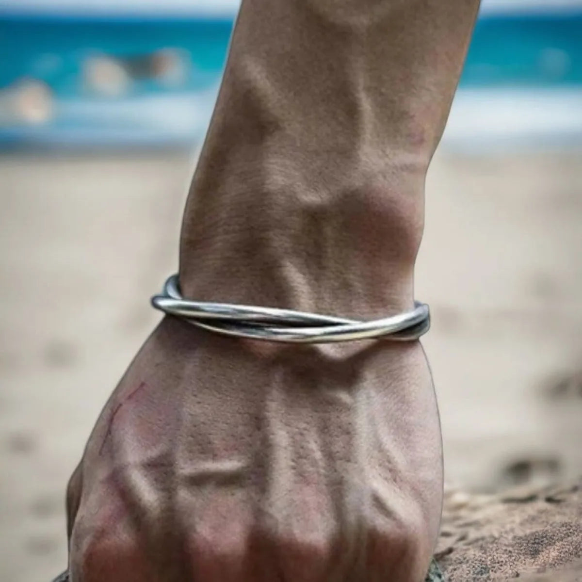 Funki Findz | Bracelets | Men's Women's Retro Twist Bracelet