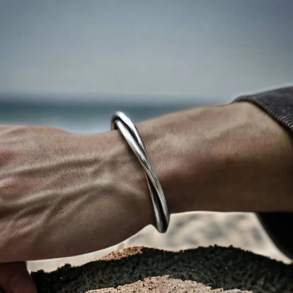 Funki Findz | Bracelets | Men's Women's Retro Twist Bracelet
