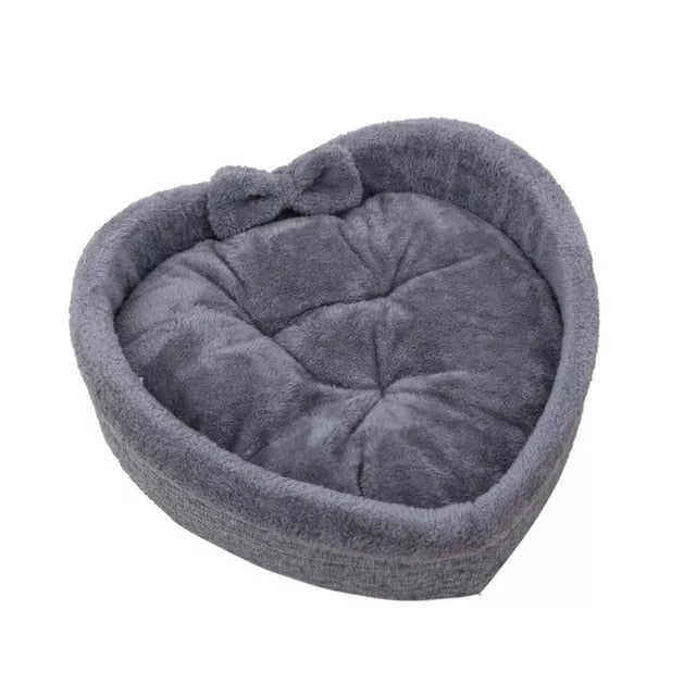 Funki Findz | Pet Beds | Cat Bed | Heart-shaped Cozy Cat Bed