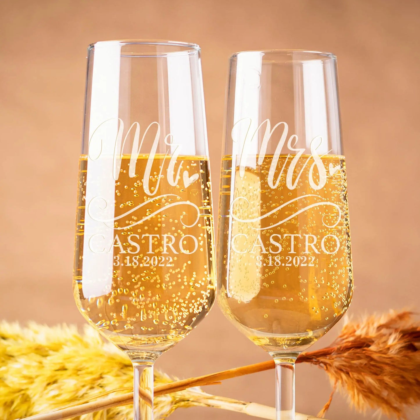 Funki Findz | Glasses | Champagne Flutes | Custom Mr. and Mrs.