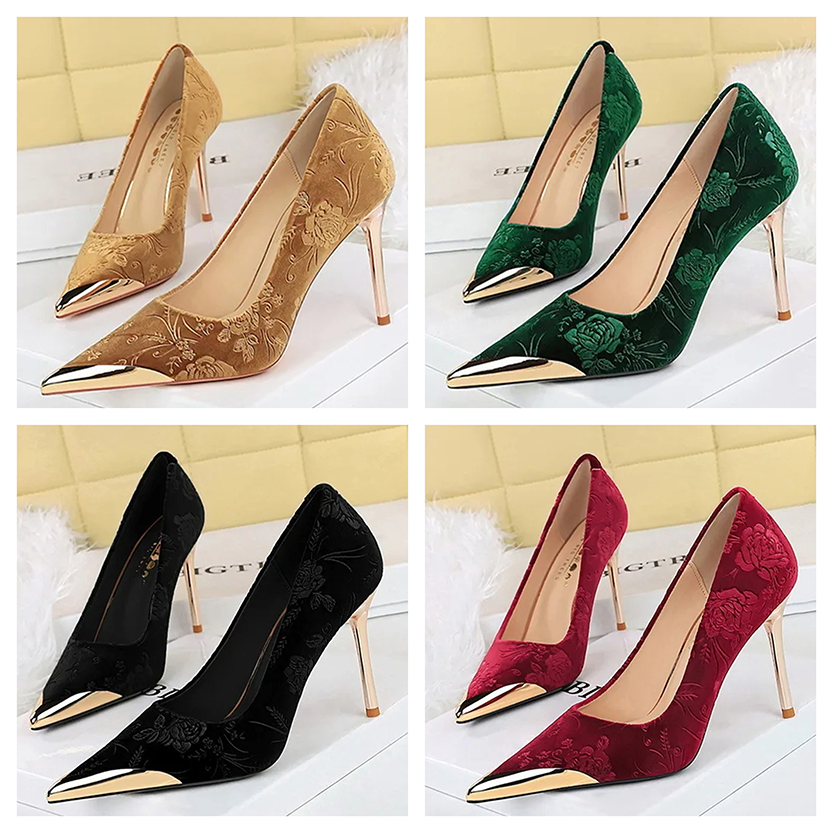 Funki Findz | Shoes | Women's Metal Toe Embroidered Pumps