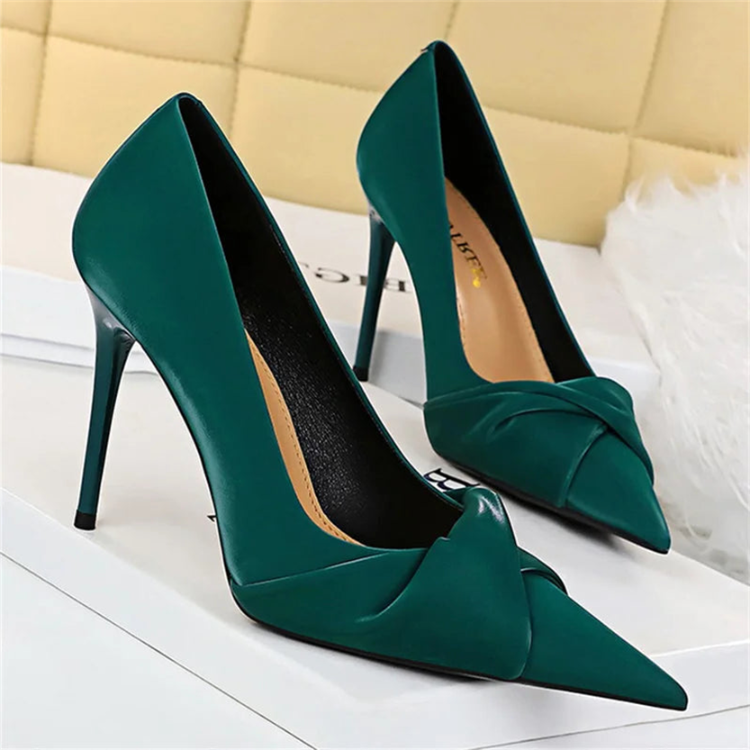 Funki Findz | Shoes | Women's Bow Twist High Stiletto Pumps