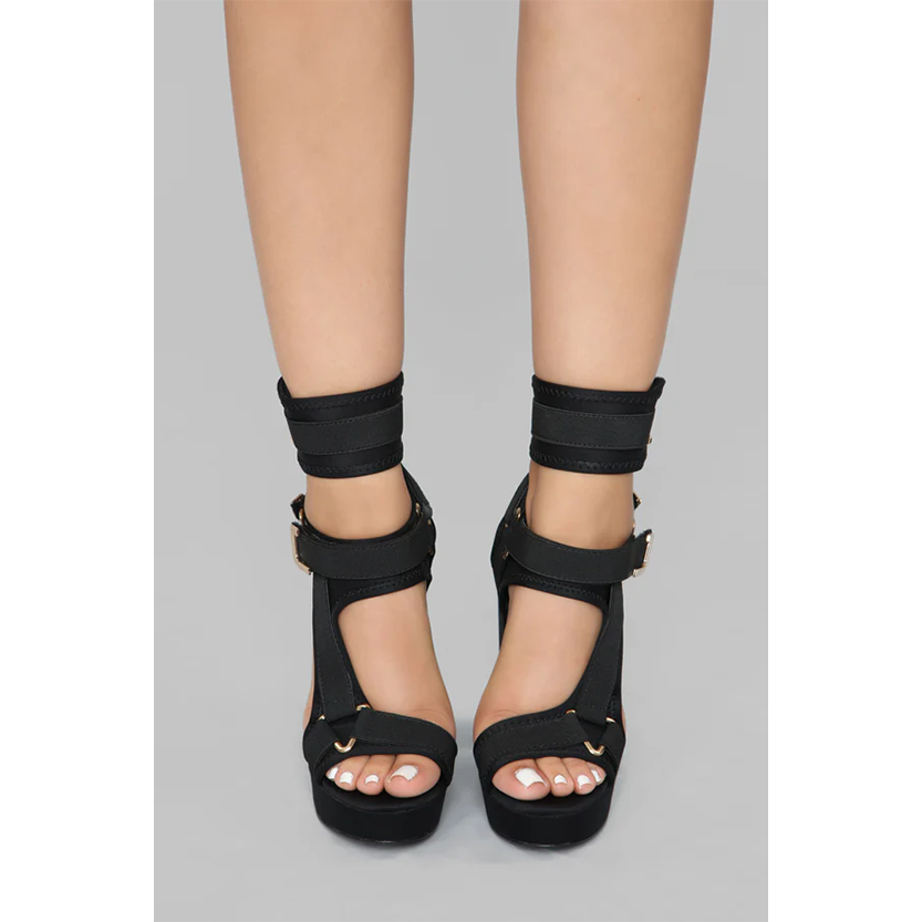 Funki Findz | Shoes | Women's Chunky Heel Strappy Sandals