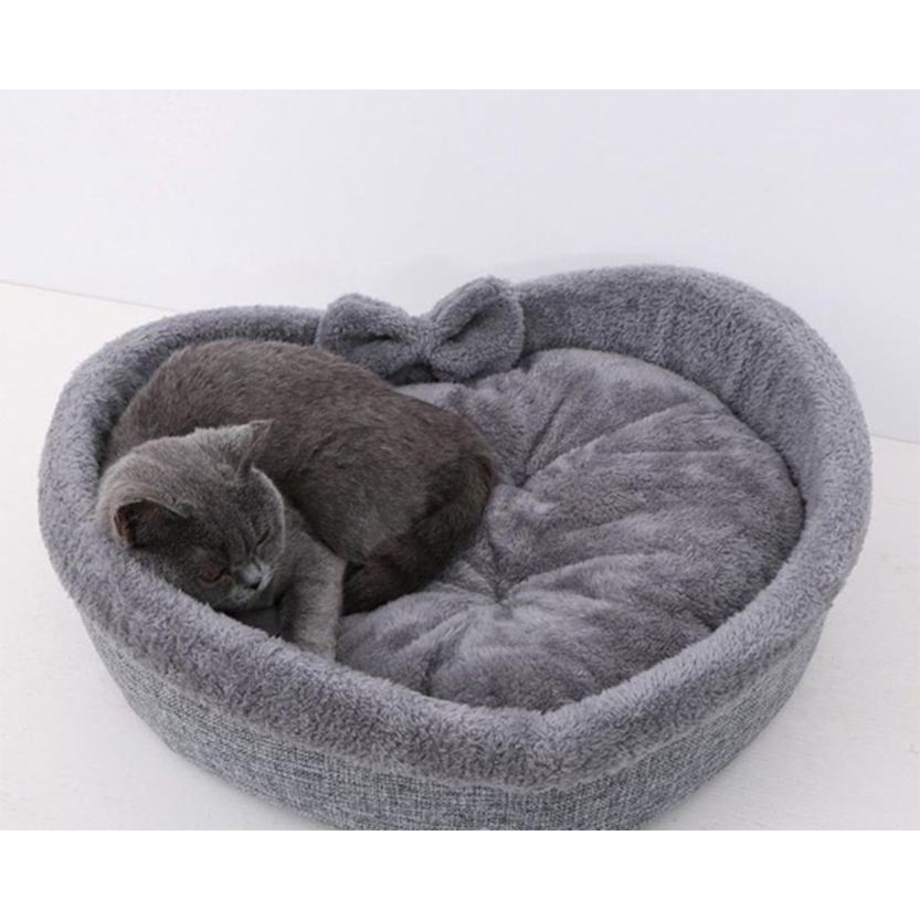 Funki Findz | Pet Beds | Cat Bed | Heart-shaped Cozy Cat Bed