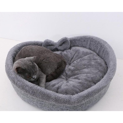Funki Findz | Pet Beds | Cat Bed | Heart-shaped Cozy Cat Bed
