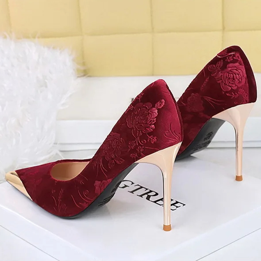 Funki Findz | Shoes | Women's Metal Toe Embroidered Pumps