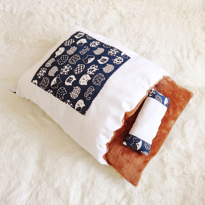 Funki Findz | Pet Beds | Cat Sleeping Bag | Japanese Cat Bed