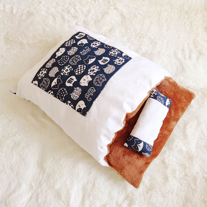 Funki Findz | Pet Beds | Cat Sleeping Bag | Japanese Cat Bed
