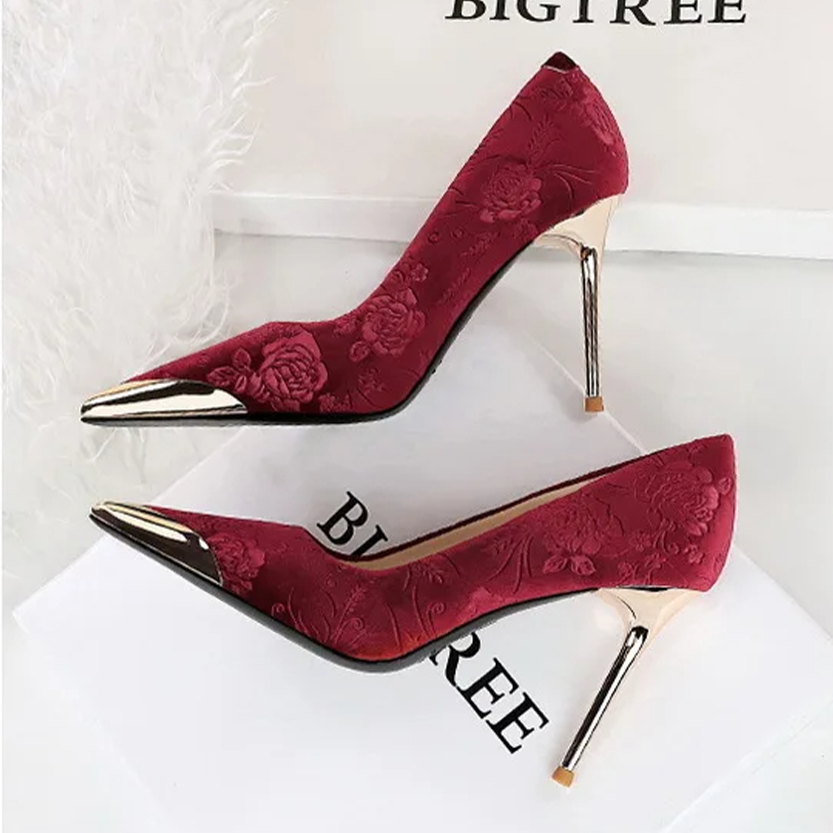 Funki Findz | Shoes | Women's Metal Toe Embroidered Pumps