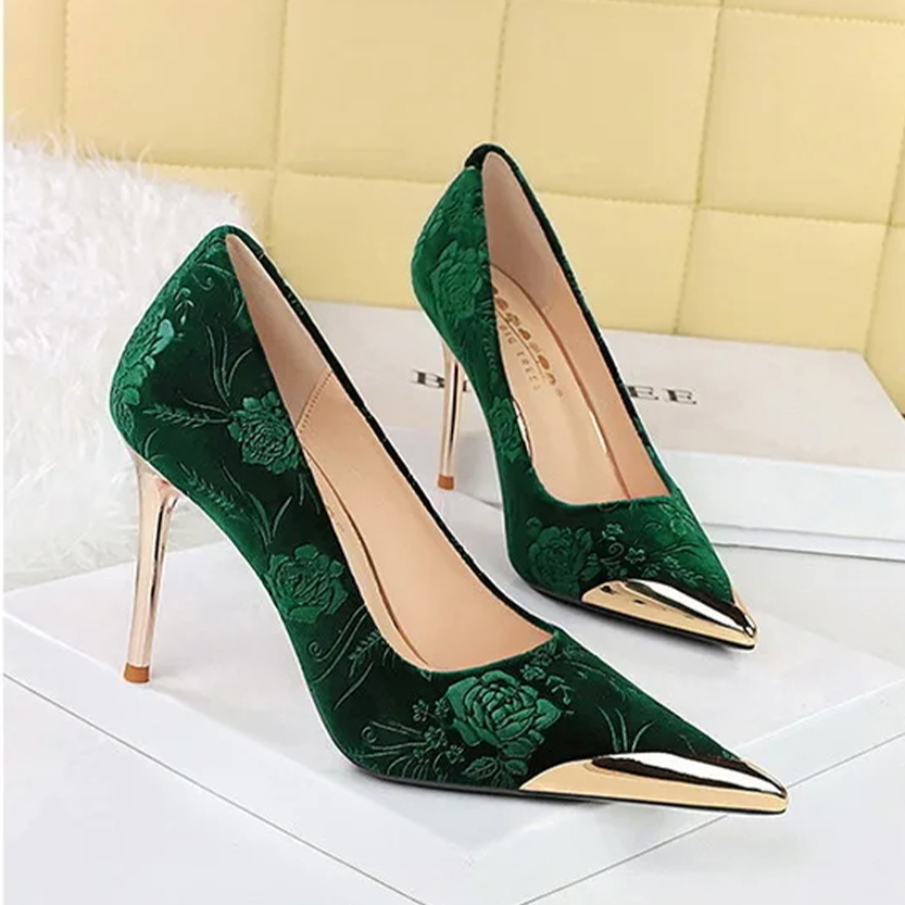 Funki Findz | Shoes | Women's Metal Toe Embroidered Pumps