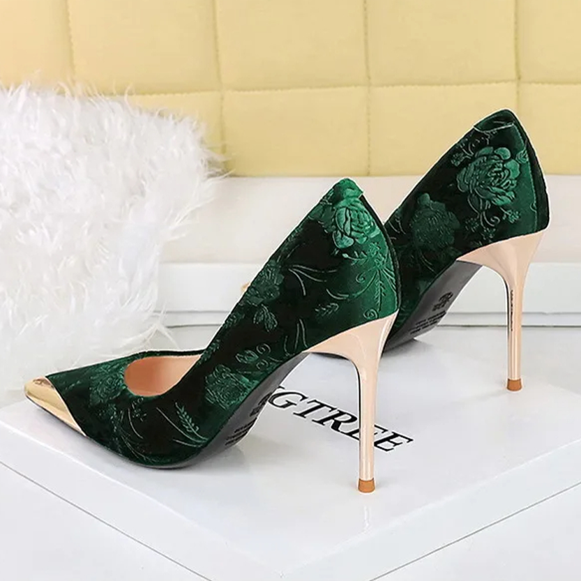 Funki Findz | Shoes | Women's Metal Toe Embroidered Pumps