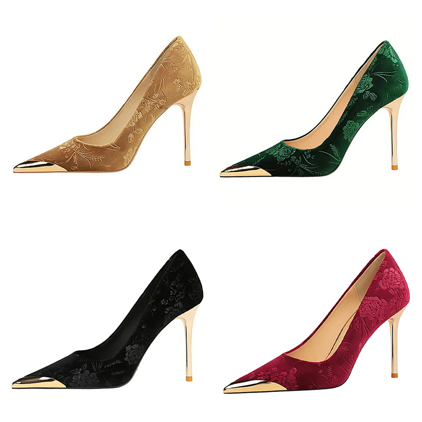 Funki Findz | Shoes | Women's Metal Toe Embroidered Pumps