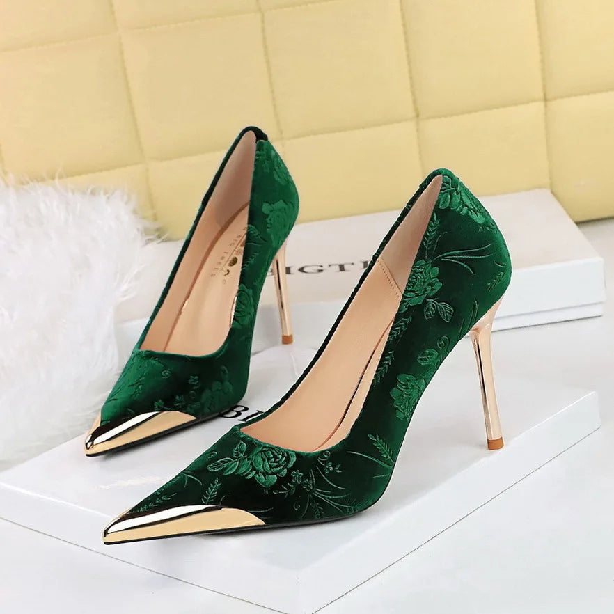 Funki Findz | Shoes | Women's Metal Toe Embroidered Pumps
