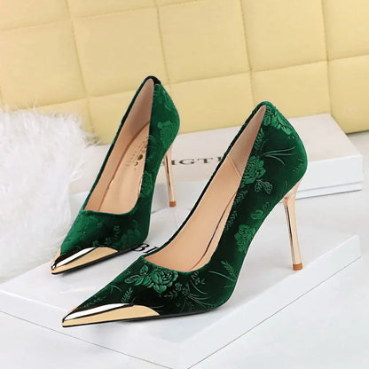 Funki Findz | Shoes | Women's Metal Toe Embroidered Pumps