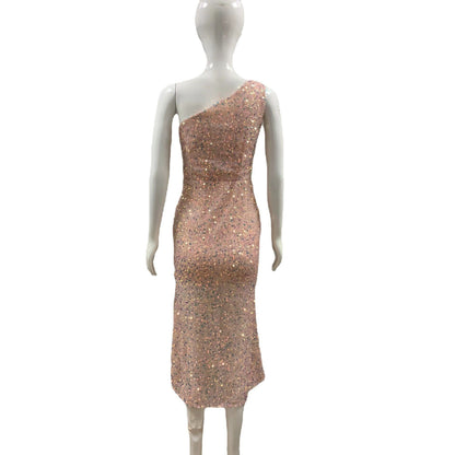 Mannequin in a sparkly, pink, one-shoulder dress with sequins, offering an elegant and glamorous look. The dress is knee-length and fitted.