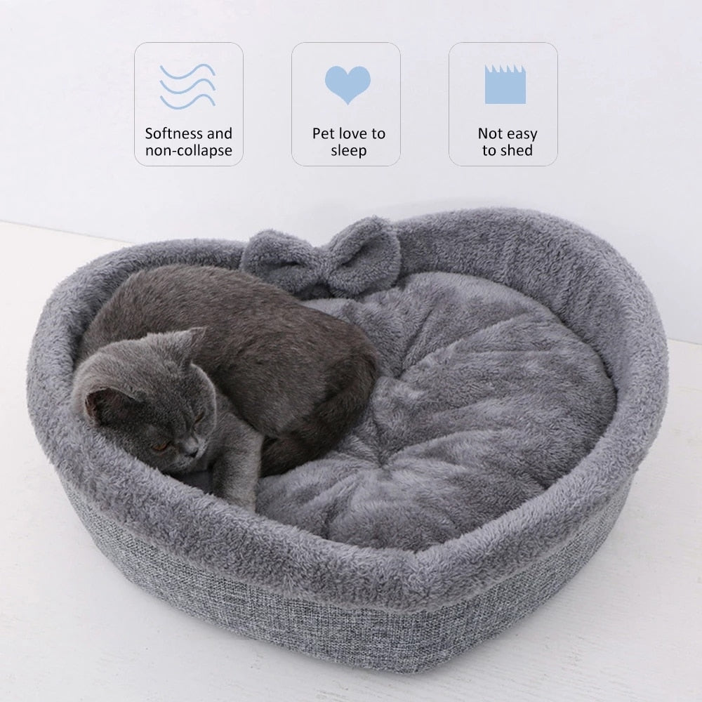 Funki Findz | Pet Beds | Cat Bed | Heart-shaped Cozy Cat Bed
