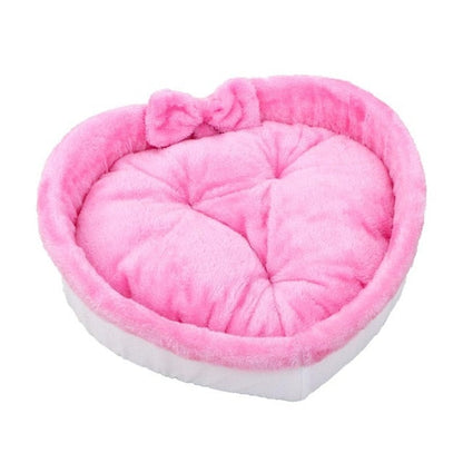 Funki Findz | Pet Beds | Cat Bed | Heart-shaped Cozy Cat Bed
