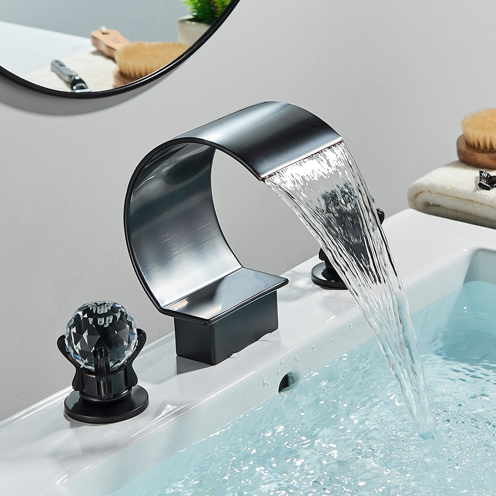 Funki Findz | Faucets | Bath Taps | Luxurious Waterfall Basin Faucet